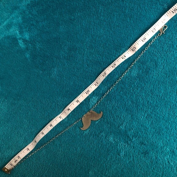 Brushed Nickle Silver Mustache Necklace 18 Inch Large Chain Hook & Loop Closure - Picture 4 of 4